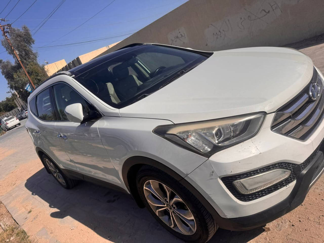 السلام عليكم
سنتافي موديل 2014  
السيارة فول مواصفات واحد ع واحد 
مكينة 6 سلندر 
3 قطع تبريد
7 ركب
بصمة فتحه
اشارة ترحيب 
مري شفط
كرسي كهرباء
سايد بريك دكمه
بيه فقط صبغ  كارت مقدار ٤ اصابع بالبنيد اثر طخه بسيطه 
السعر وبيه مجال بسيط   185
مكان السياره  نجف


**إذا كنت صاحب هذا الإعلان وتريد حذفه لأي سبب، رجاءا أرسل رسالة إلى الدعم الفني**