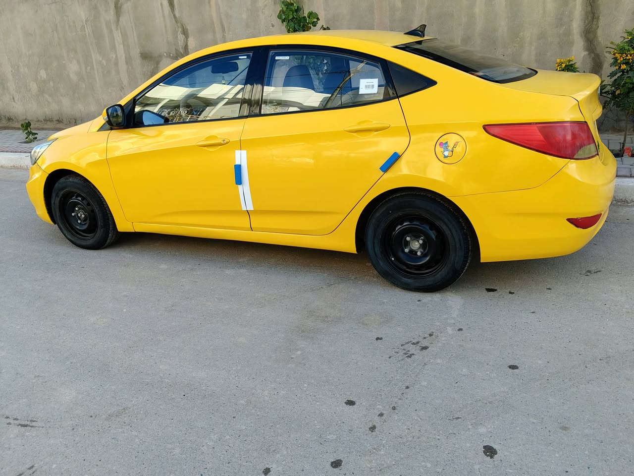 اكسنت خليجي موديل 2013 مكفوله من الضربه والتبديل والخياس والفتح باسمي رقم بغداد انكليزي داخله هزة صارله اقل الشهر مكينه كير مكفولات 1600 قطرتين تبريد تدفئه  كهربائيات كلها شغاله حداديه جديدة دواخل جدد السيارة كبل للشارع كامله ماتخسر عليها مكاني الديوانيه السعر 85   تفاصيل اكثر اتصل ***********
