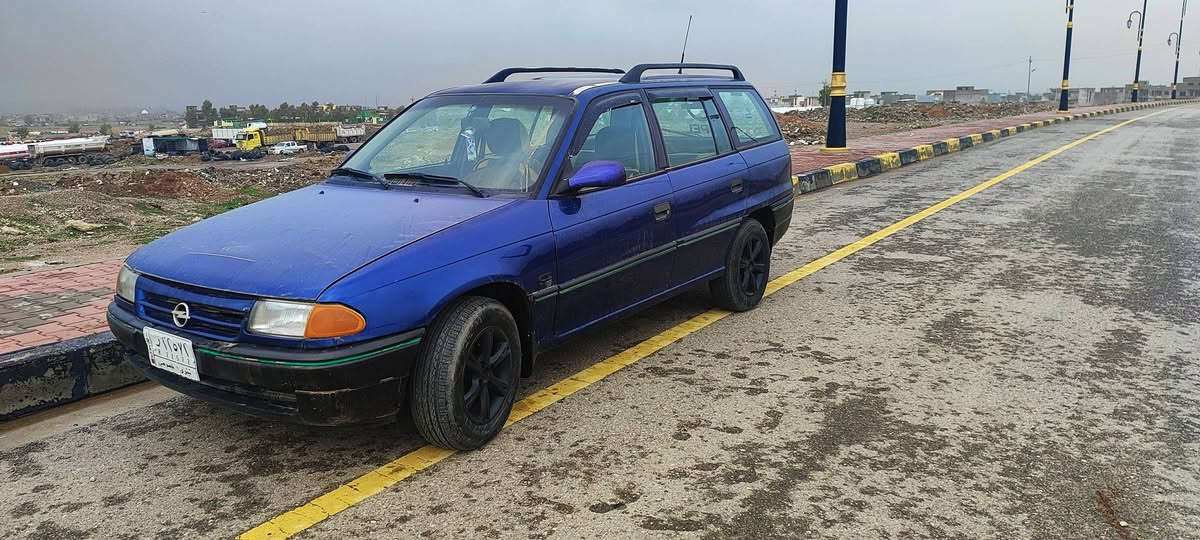 للبيع استرا استيشن موديل 93 بدون صبغ بس بوند وسقف بخ شرط بدون معجون 
استفسار اتصل ***********
