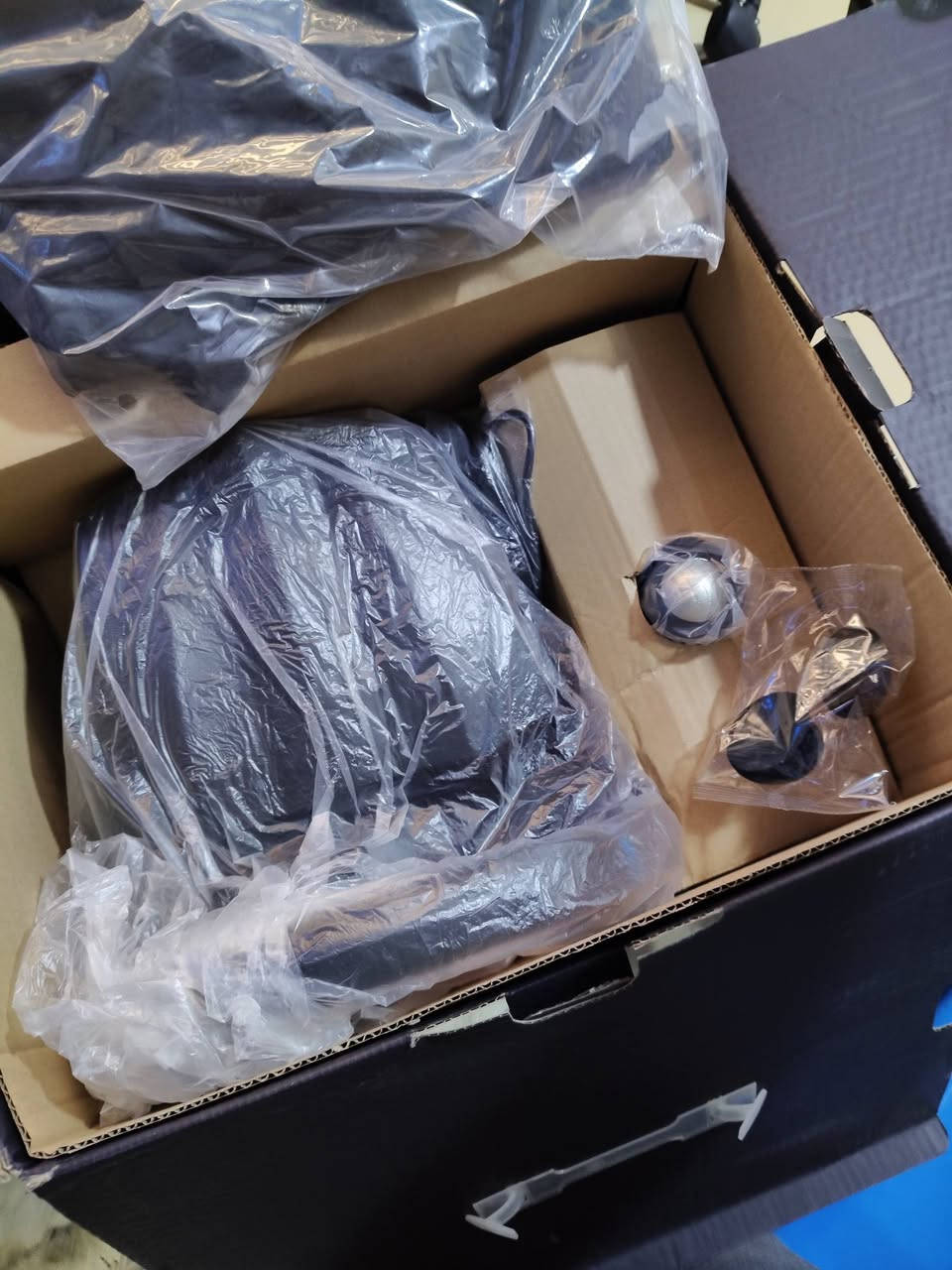 دركسون V9 جديد غير مستخدم
سعره 100الف متوفر توصيل جميع المحافضات 
***********
