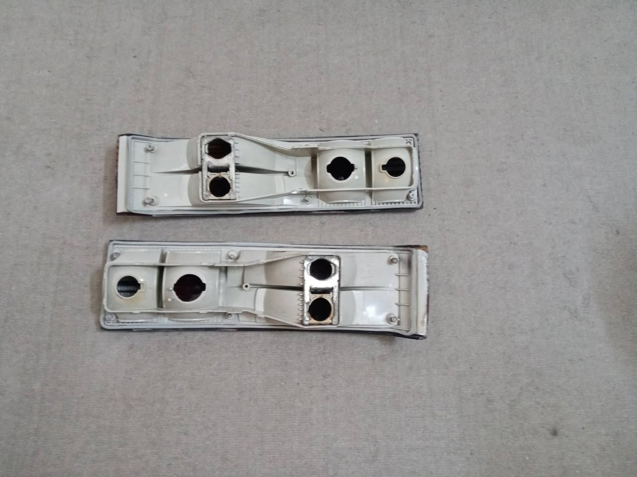 زوج بك لايتات اصليات للبيع للاستفسار *********** واتساب
