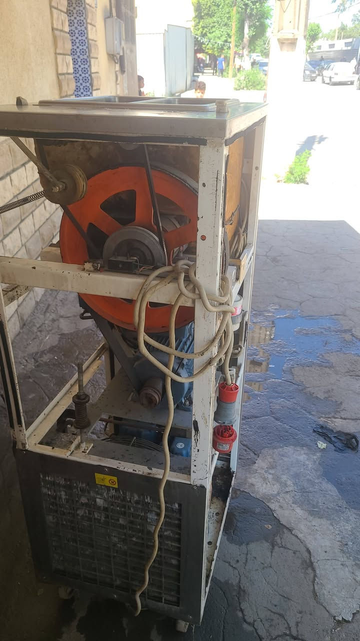 Machina carpigiani poli orinj
3ayto lmolaha  haho num ta3 malaha 3aytolo lih .
0698060441


**إذا كنت صاحب هذا الإعلان وتريد حذفه لأي سبب، رجاءا أرسل رسالة إلى الدعم الفني**