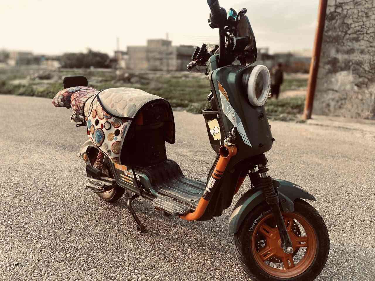 السلام عليكم دراجه شحن للبيع X900، بيه بس مشكله وحده لايتات ميشتغلن والباقي كلشي يشتغل دراجه حلوه ونضيفه السعر 500 وبيه مجال مكاني:📍ديالى مندلي  .رقمي:📍 ***********
