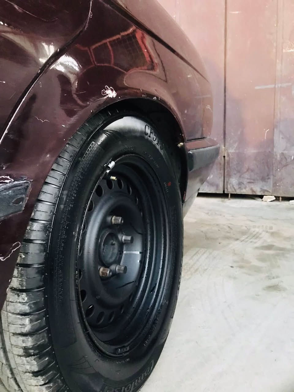 Bmw 1990
525 گیر عادی 
دوو جام کارەبا 
سلایت 
دەعامی M 
گیرو مەکینە بە شەرتی  ۱۰ فیتەر  
زۇر بە قەوەتە 
عەکسل ۳ .۲۳ 
کامل گیچو کارەبای ئیش ئەکات 
مالی دۇستە 
سعری ۱۸ وەرەقەو مجال  ***********
***********
