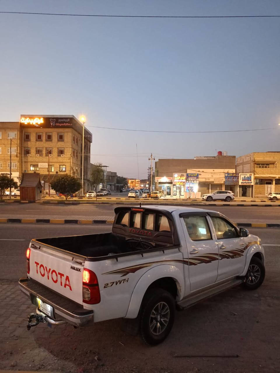 السلام عليكم فور ويل هايلوكس كفاله محرك بانزين 2700 محرك كير حداديه كهربائيات كله جديدة سيارة مال جنيان كله مشروط سنويه 29 السعر المطلوب 158 وبيه مجال مكاني نجف بيع أو مراوس بسيارة عاليه سورنتو توسان سنتافي الاتصال ***********
