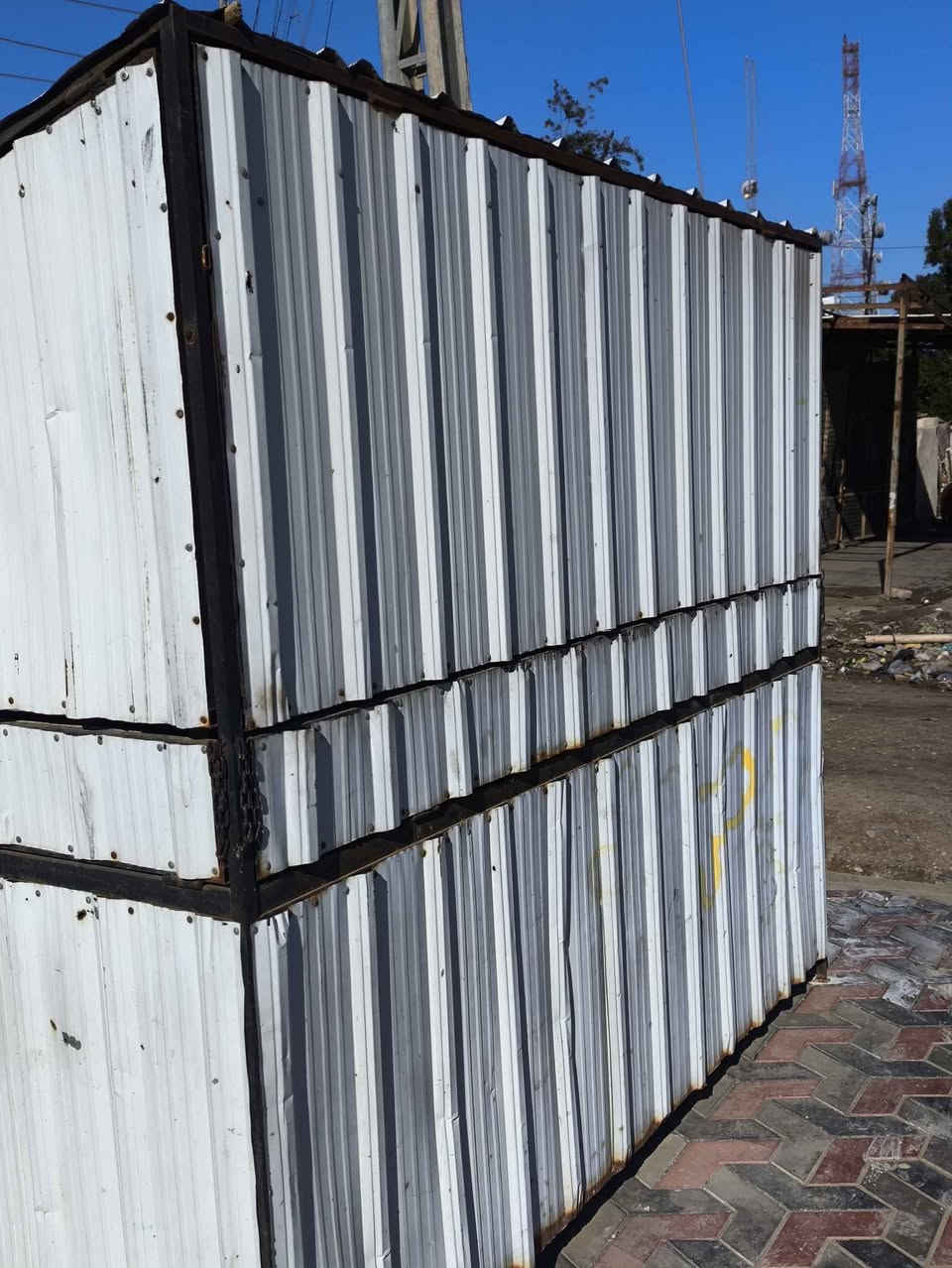 جمبر مال لبلبي وباكله ويصير مال لفات كلش مرتب طوله 2متر ويتفتح يصير قمريه هم 2متر وبي خانات 2 كبار وبي 3 طباخات كلش حلو *********** عمارة, ميسان
