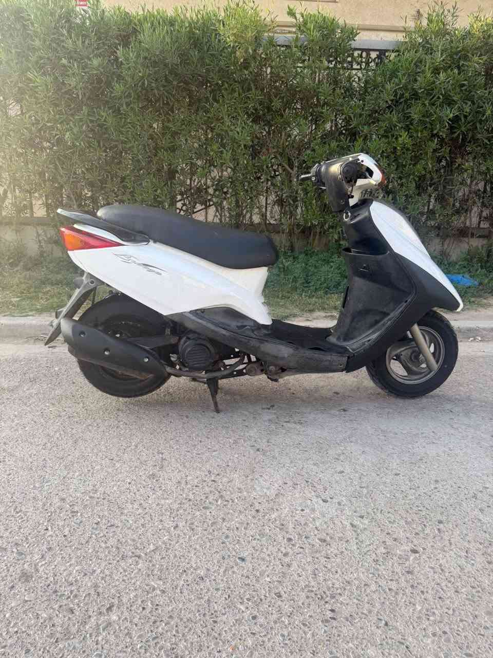 السلام عليكم درجه بريز  رنبه   جديدة
درجه كله بلاديه خير من الله   شلعه ومعدال شغاله سلف وهندر مكينه خرسه ناعمه  كهربائيات كله شغال شاير يمنه يسره عداد كليو متر شغال الايت عالي ناصي كله شغال بريك مامي خلفي   مكفوله كفاله عامه 
وراق كامله وراق رنبه موجوده
مكاني بغداد بلديات 
السعر 625
رقمي ***********
