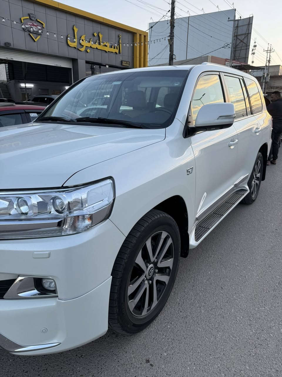 لاندكروز 2018 ماشية 94 vxr5700 السعر 550 وبيها مجال
***********
