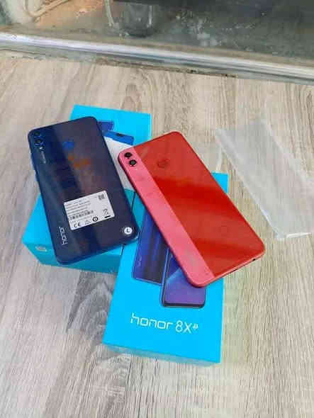 هونر 8X إنتاج 2019 يحمل لعبه للبوبجي  بدقه 40 فريم ذاكرة 6/128 سعر العرض ليوم الخميس  70 الف دينار
🔹 اصلي إنتاج 2019 نظافة 100 
🔹 المعالج: Hisilicon Kirin 710 ثماني النواة
🔹🔹ينزل لعبة بيس efootball 
🔹 الكاميرا: خلفية مزدوجة 20+2 م.ب. / امامية 16 م.ب.
🔹 الشاشة: 6.5 بوصة بدقة FHD+ بها نوتش
🔹دبل سيم كارت 4G + رام خارجي بنفس الوقت 
🔹بصمة اصبع بظهر الهاتف 
🔹 يدعم جميع خدمات گوگل وسوق بلي + البحث الذكي + التصوير الذكي Ai 
🔹 يدعم الراديو FM + مسرع الالعاب + مصباح + وضع المرآة + البوصلة + الصحة + المفكرة والتقويم 
السعر 70 الف دينار فقط ✅ 
جمله ومفرد توصيل كافه محافظات 
بغداد زيونه الربيعي مقابل مول دريم ستي خلف الكراج 
نأسف اذا اتاخرنه بالرد  راسلني ع واتس او الاتصال ب 
***********
*********** بغداد

