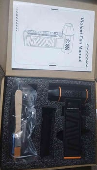 يتوفر بلور شحن ابو الشاشه جديد مع ملحقاته للاستفسار ٠٧٧٠٧٠٣١٦٠٣