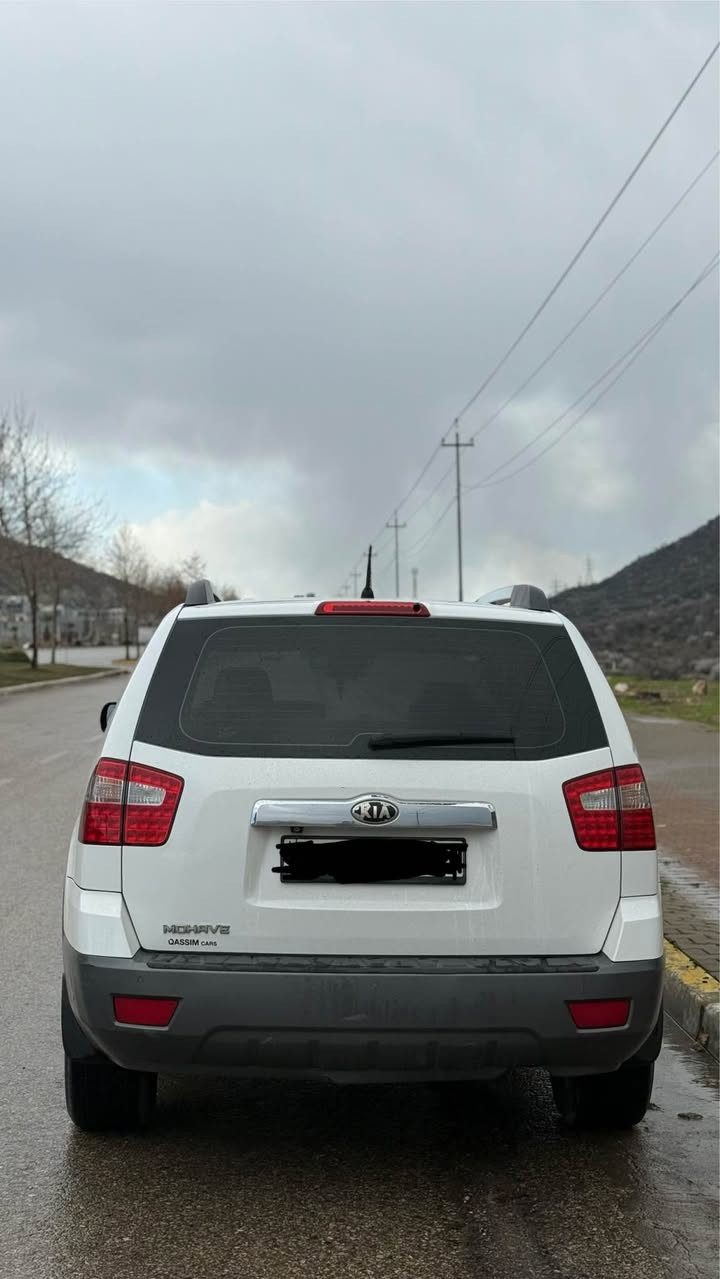 Kia mohave 2014
كيا موهافي موديل 2014 فول مواصفات 4*4 مكينه 6 بستن 3.6 بيها صبغ قطعتين باب سائق و جاملغ بدون دواخل بدون ايرباك 
مواصفات 
1-بصمه 
2- فتحه سقف
3-كشنات جلد - تدفئ 
4- دبل اكسل
5- كشن خزن
6-مرايه شفط 
7-تبريد مركزي
8-صندوق شفت 
9 مثبت سرعه
گير و مكينه طخم تايات طخم امامي خلفي تحويل غرامات بشرط 
رقم وسنويه جديد عنوان السياره دهوك 
*********** واتس اب - كورك دهوك, العراق
