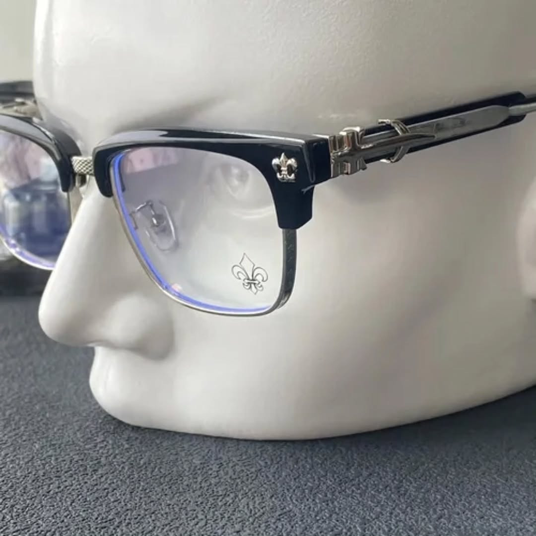 ✧･ﾟ: ✦  lentes Chrome Hearts Glasses ✦ :･ﾟ✧

نظارات Chrome Hearts نصف معدن ✦
تصميم فاخر بتفاصيل عصرية وأنيقة
مناسبة للرجال والنساء ✨

💰 السعر: 14,000 د.ع

📦 توصيل بغداد: 4,000 🚚
📦 باقي المحافظات: 6,000 🚚

📲 للحجز عبر واتساب: ***********
أو راسلونا على الخاص ✨
