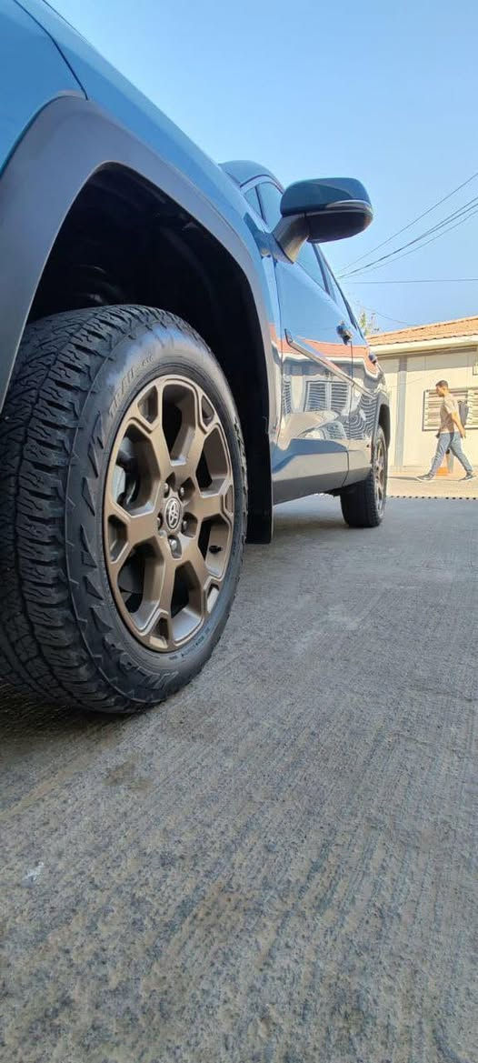 تيوتا راف 4 هايبرد 2023
لون مميز
السيارة ماشية 17 km
جدا نظيفة
ضرر موضح بالمنشور
(بدون شاصي )  
رايده ب240 مكان السيارة الموصل
***********
