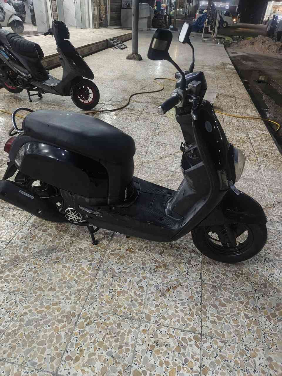 ماكس بوليس للبيع دراجه جديد ما مفتوحه وتخبل كفر بلادي مختم اصلي مو تجاري السعر ٧٥٠وبيها مجال قليل 
***********
