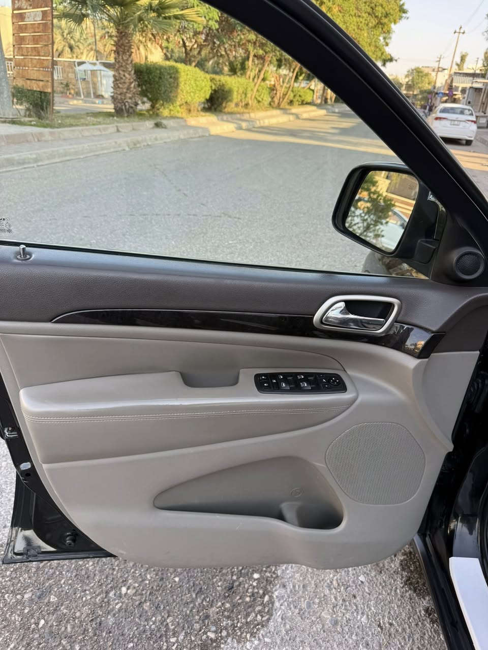 البيع جيب موديل 2011 لمتد فول فول سعر مناسب 162$ بنورما كشن جلد دمام سياره بي خشم بونيد صبغ بدون اي دواخل و بي مكان شبر كارت رقم جديد محرك 6 سلندر مكاني كركوك ***********/////***********
