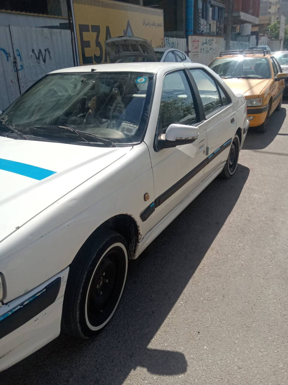 السلام عليكم بيجو بارس للبيع لون ابيض خصوصي رقم بابل
انكليزي بأسمي هزة وسنوية جديدة 2030 موديل 2015  محرك كير كفالة تبريد شغال السعر  ٤٤ ورقة وبيها مجال حك الجية للاستفسار  الاتصال *********** مكاني بغداد اليرموك
