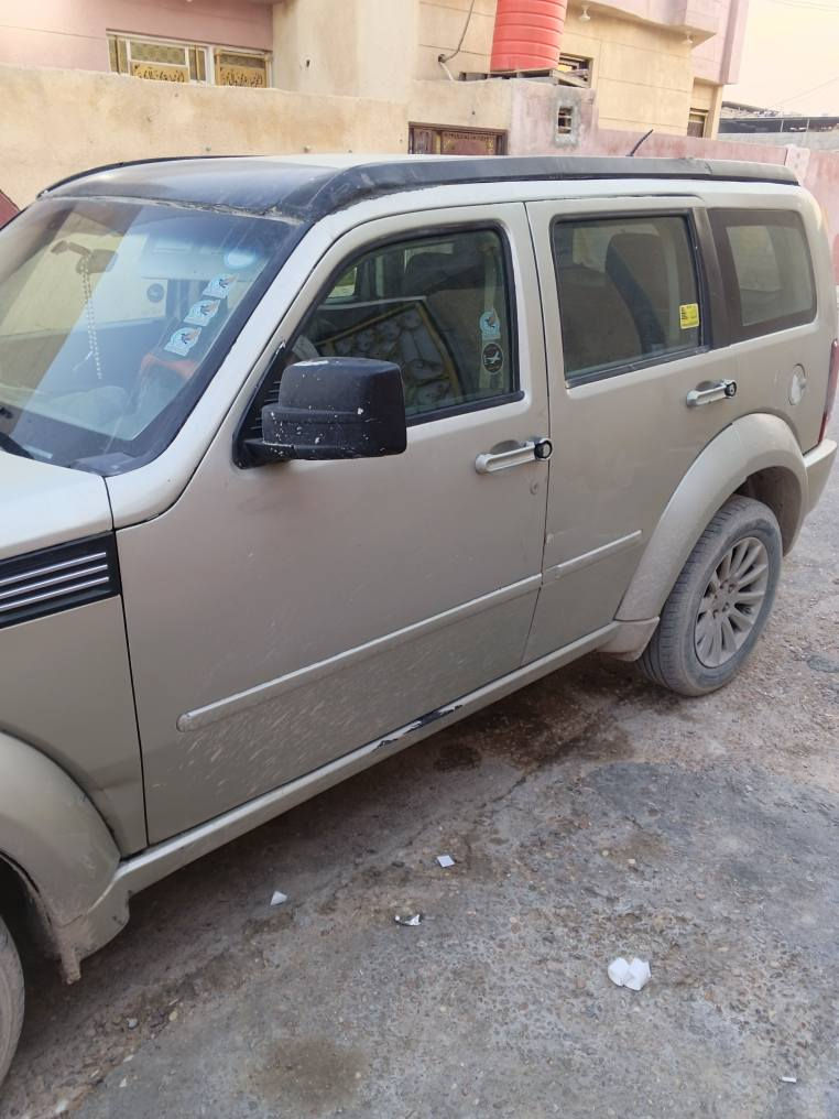 دوج نيترو 2009 بيع اومراوس رقم انكليزي سنويه لحد 31 السعر 72 سياره وارد امريكي ضبتهه بلتكمه ومعمره تعمير توب نوزلاتهه يرادلهن تنضيف السياره بسمنه عنواني بصره هاتف***********  وانه بلخدمه امراوس هم ميخالف بس محتاج فرق البصرة, العراق
