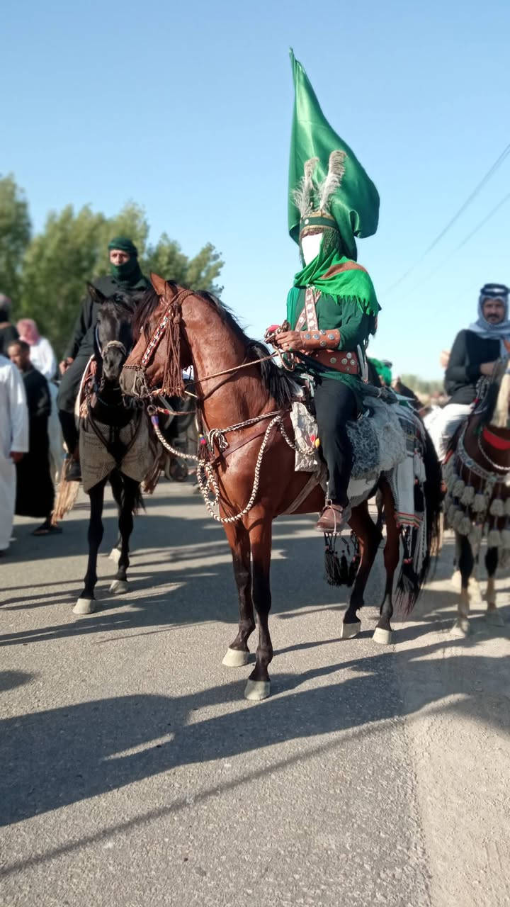 السلام عليكم حصان كحيلان العجوز مهات معروفات عمره 4 حصان خياله وصف امان من مرابط من كلشي للبيع او المراوس حسب القناعه بفرس بحصان الشراي حياه الله او يشلع اعيوني ***********  ملاحضه لاتكلي دزلي مقاطع خيالته كلشي موجود كدامك
