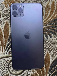 ايفون 11 برو ماكس للبيع ذاكرة. 256.  تك سيم SIM +شريحه كترونيه   بطاري...