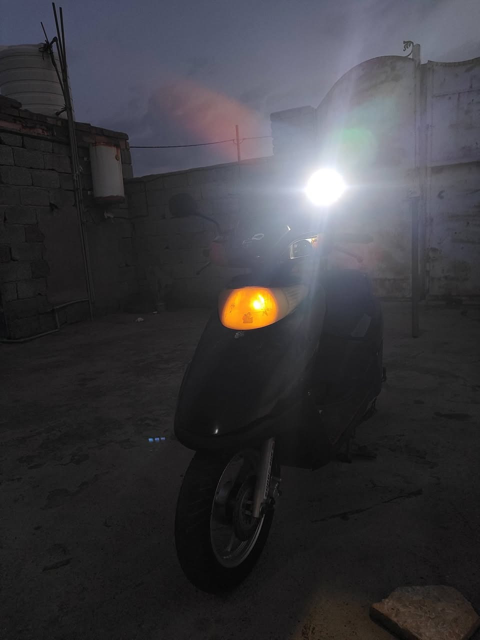 سبيسي ماليزي شاصي 2022 
الدراجه امجفته ع ايدي نگره سلف الصبح 
بس الگفر الامامي شوي مكسور وميبين 
دراجه مال بيت ودوام 
مكاني قضاء الحي
***********
