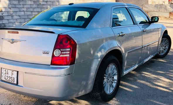 السلام عليكم اوباما وارد كندي موديل 2010 سياره كفاله من الضربه والفتح والتبديل سياره هزه جديده مصفره من الغرامات رقم دولي مسوي لها ادامه كامله حداديه 100% لايتال زنون كشنات جلد سنويه 30 السعر 122 السياره نظيفه مال جناي الاستفسار اكثر رقم الهاتف ***********اس //***********
