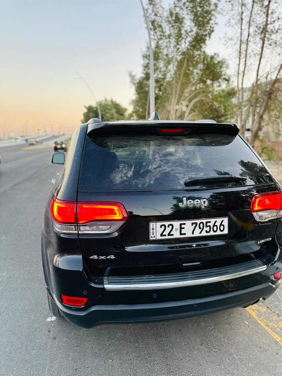 السلام عليكم للبيع او مراوس 
جيب لاريدو موديل 2020 لمتد فول مواصفات 
سيارة كلين بدون حادث بيها بارد بسيط بالجاملغ الخلفي بدون اي نقص بانوراما كشنات تدفئة وتبريد رادارات مري قلاب اوتو ستوب كشنات كهرباء جنطة كهرباء رقم أربيل بأسمي سيارة عليها غرامات 20 ورقة ينزلن من سعرها سعرها 265 وبيها مجال بسيط 
مكان السيارة بغداد / الكرخ 
رقمي ***********
