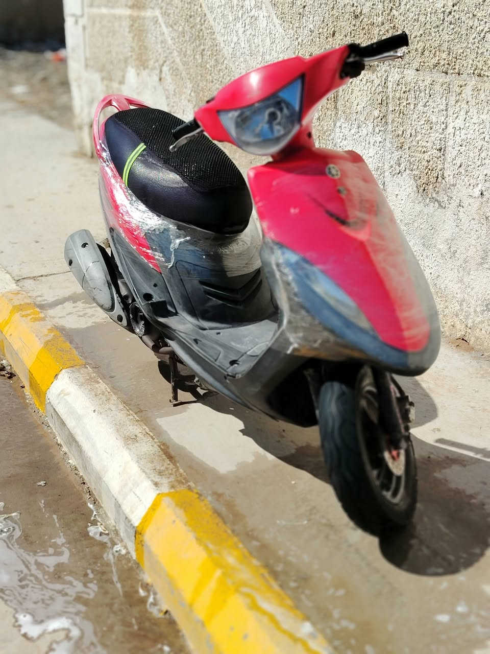 السلام عليكم شباب موطور لبيع كفاله عامه برقي ما عوزه موطور حيل نضيف ما متعوب مطلعه بيدي ومتوازي عله بيعته وكله ختم واحد ويه لمكينه حته لايتاته ولشاير وكهرباته كله شقاله   مكان واسط نعمانيه وسعر بلاش 900 هاذه رقمي *********** وشباب لمو شراي لا يكسر بحلال لعالم
