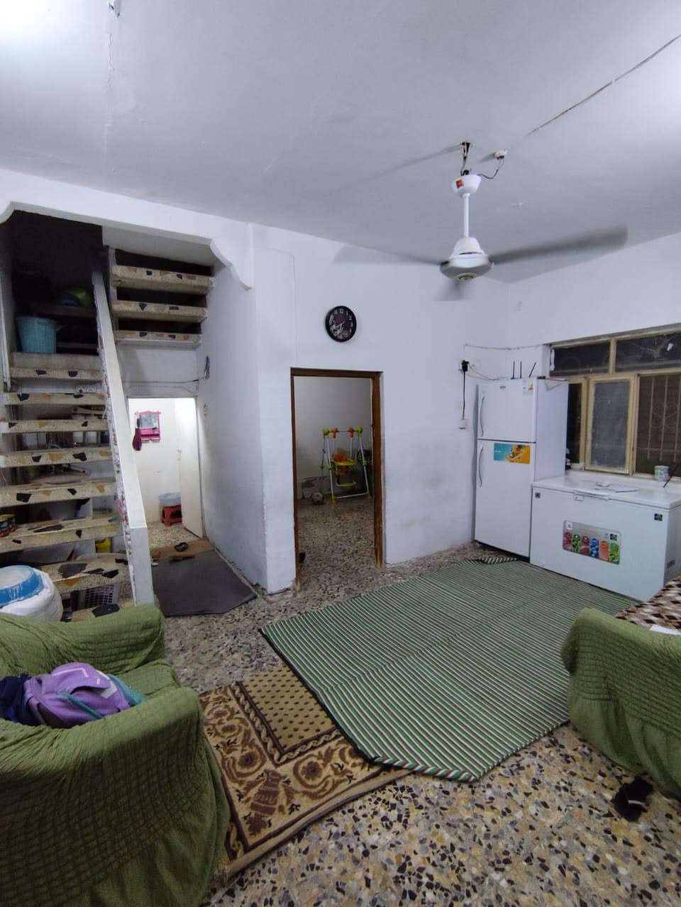 ﷽

#دار_للبيع🏠

#الموقع : حي الجمعيه 🏘️شارع 8 

#المساحه : الدار 111 م الوجه 11 
نزال 10✨

#التفاصيل : الدار سعر عرصه 
شارع 8+🪴
يتكون الدار من غرفتين +صاله مطبخ استقبال +مجمع صحيات++منور

🔻نستقبل كافة العروض السكنيه والتجاريه 🔻

#مكتب_دار _السلام للوساطة_العقارية 🌍
تسعدنا زيارتكم لمكتبنا 
📍في النجف - حي السلام- شارع ابو دجاج 📍

للمزيد من المعلومات والتفاصيل عن العقار والمعاينه الميدانية يرجى الاتصال على 
(***********) (***********)
