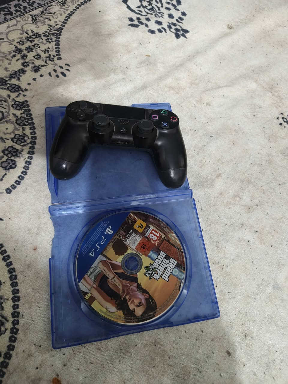 السلام عليكم
بلي فور فات اونلاين.. نضام 13 يتهكر.. ويا ملحقاته كامله مامفتوح ابد ع فحص ويا جويستك وقرص جي تي اي وسماعه مني تشتغل تك وكيبل اتش دي مالته الاصلي 4k.. سعر خاص


**إذا كنت صاحب هذا الإعلان وتريد حذفه لأي سبب، رجاءا أرسل رسالة إلى الدعم الفني**