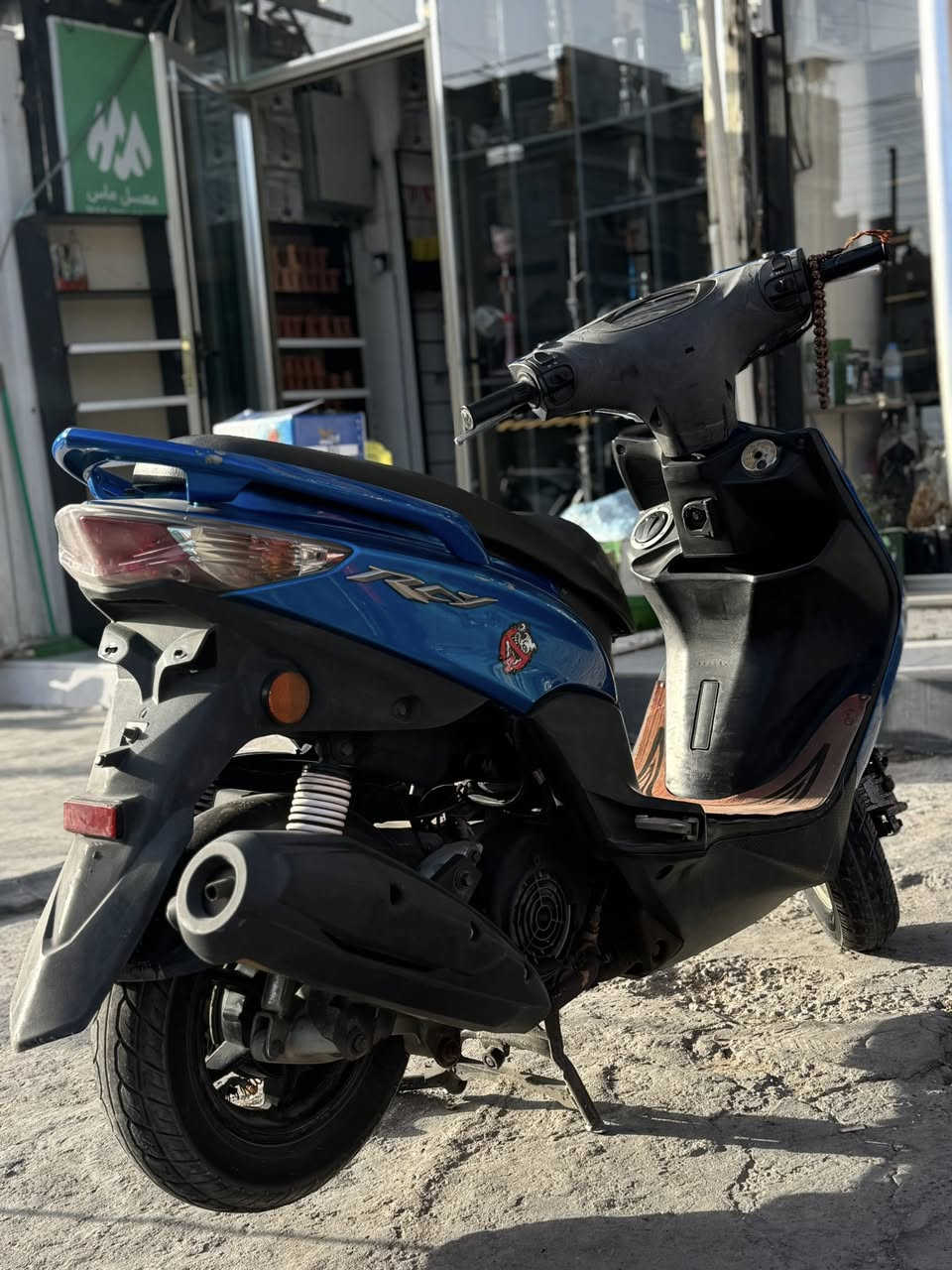 السلام عليكم جيتي ار حديث مديل ١٦مكفوله كفاله عامه كلشي ما ناقصه الدراجه رنبه
مكاني الحريه 
 السعر مليون ونص وبيه مجال 
الرقم 
***********
