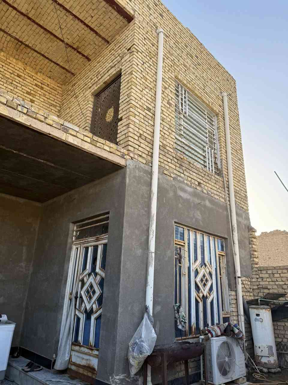 سلام عليكم بيت البيع مساحت البيت 200الماجدبه سيد جميل يم طاقه السعر 135طابو شراي نتصل ***********

