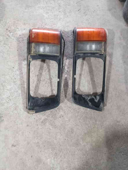 للبيع. سكنات  وعطر لايت ميسوبشي ١٩٨٨  ***********
