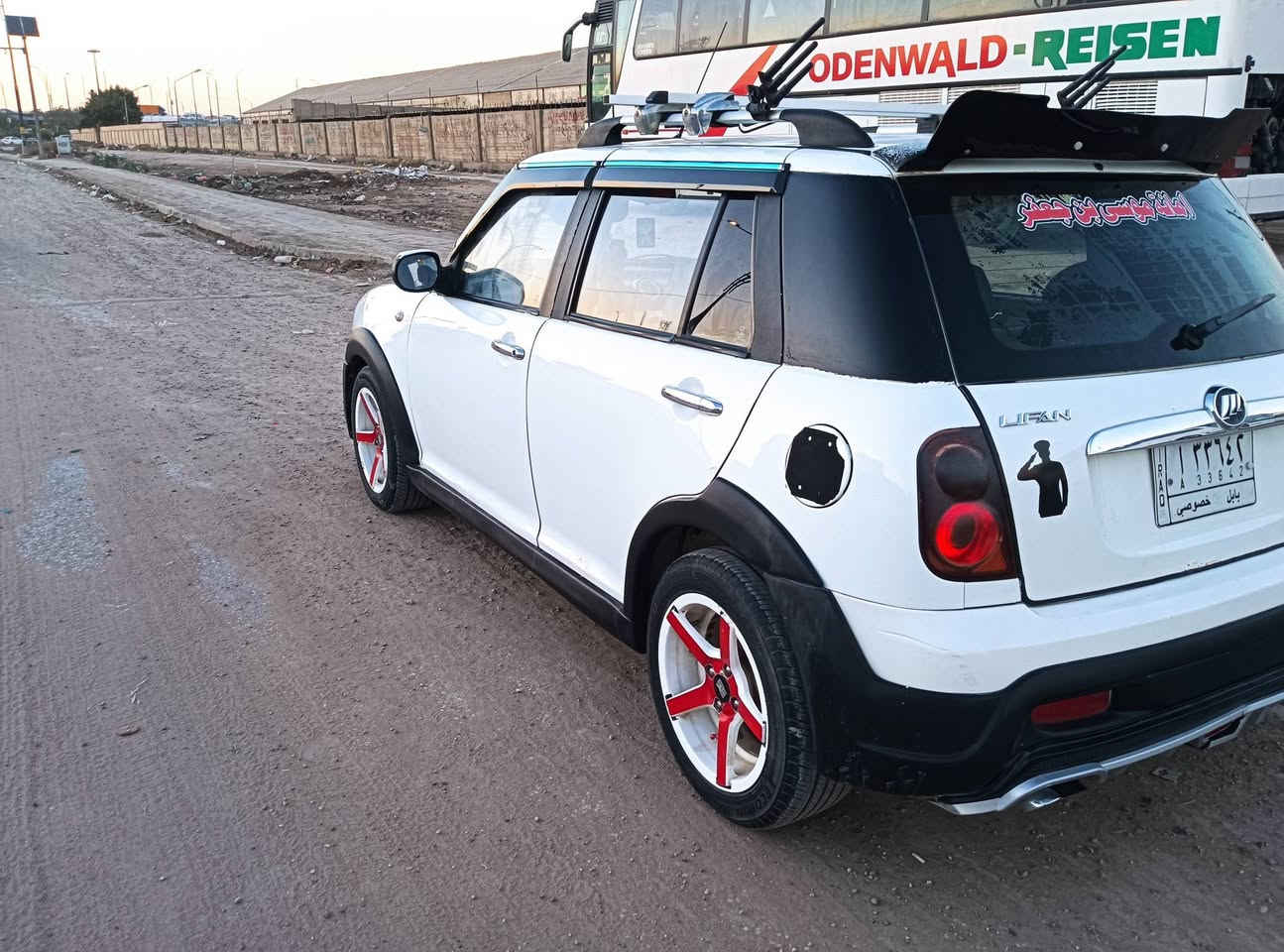 ليفان. 320 موديل 2013
مكفوله كفاله 
كير محرك ياباني اصل
تخم ويل رياضي +تخم تاير عريض 
بدي كات +عكال 
لايت عالي ناصي زنون اصلي 
سستم صوت +شاشه تاب 
سياره مكفوله من ضربه وتبديل وصبغ
حداديه جيد جدا 
تبريد +تتدفئه
سنويه قبل شهرين سقطت
تريك البصره
رقم بابل 
 شرط تحويل 
سعره 44وبيه مجال 
مكاني بل الحله 
***********
