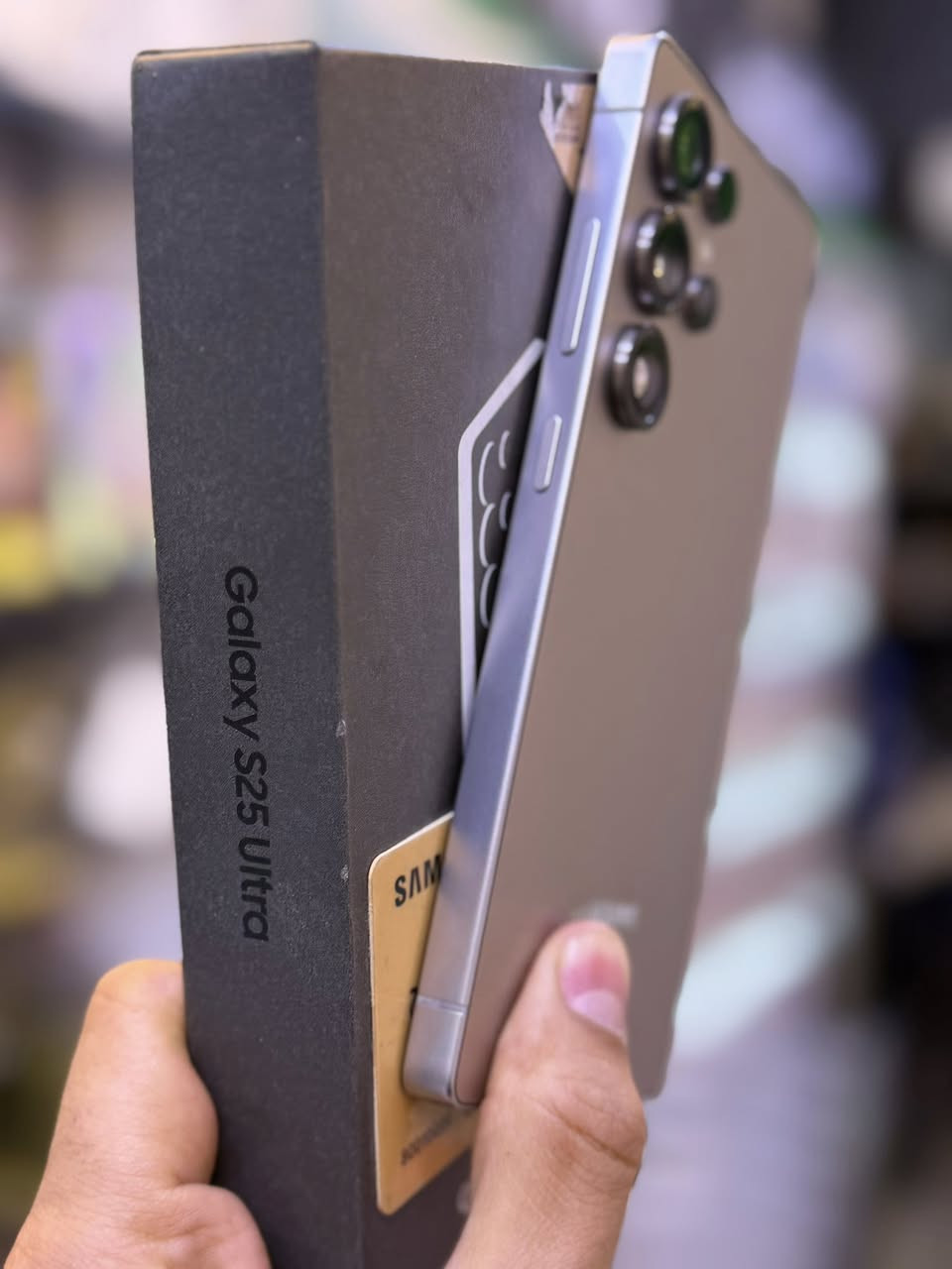 سامسونك S25التراا ضمان وكاله عين الفهد اصلي ذاكره 256 عشوائيه 12 نضافه شخط واحد مابي جهاز لا مفتوح ولا مصلح الون مميز تيتانيوم 
السعر مليون و190 الف قفل من اخير العنوان بغداد البياع شارع عشرين
 متوفر لدينا اقساط على مصرف الرافدين فقط 
هاتف *********** 📞📞
هاتف ***********📞📞
