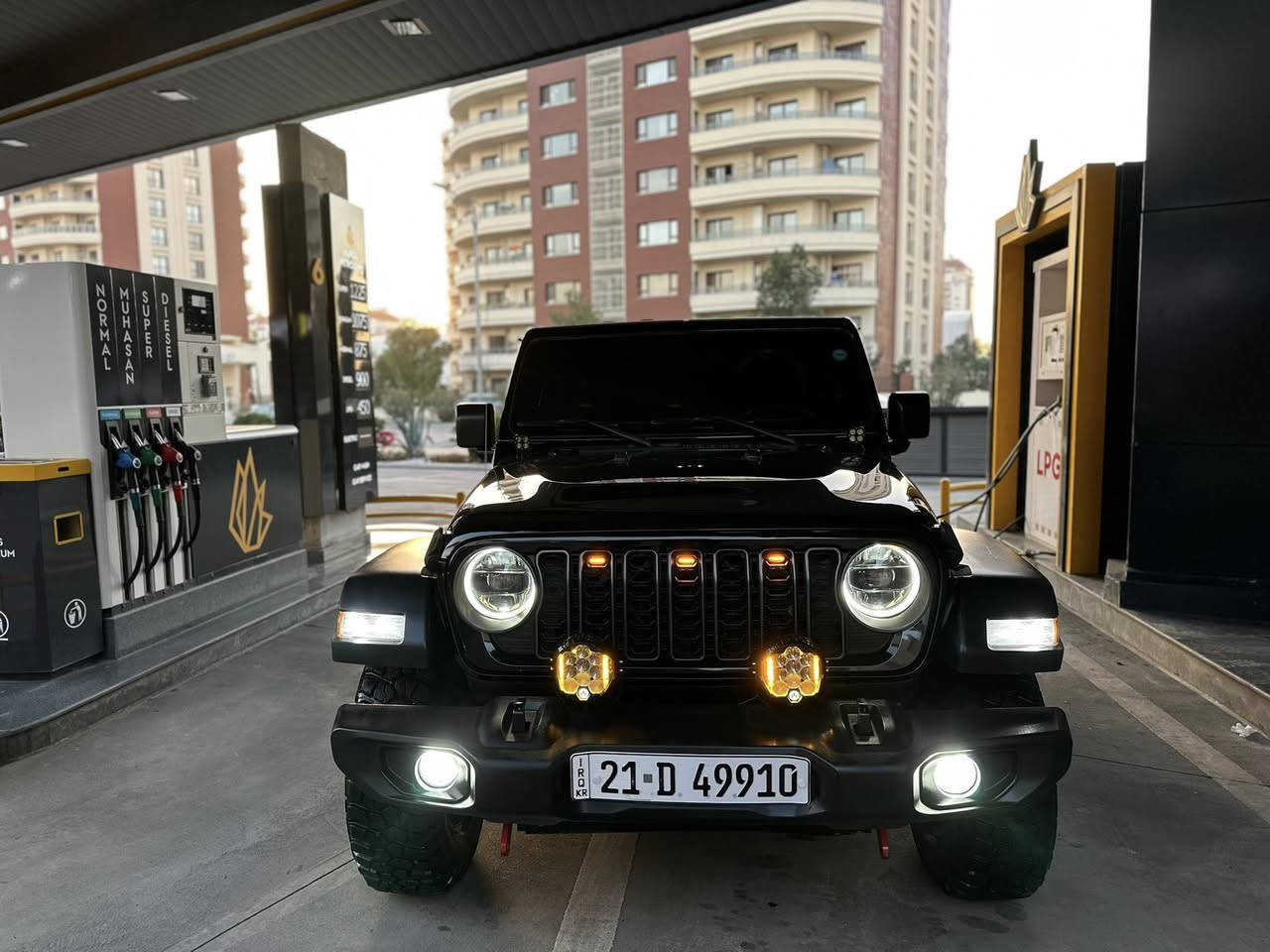 سلام عليكم
جيب رانگلر 2023🇺🇸🇺🇸

السيارة بدون صبغ بدون تبديل بدون ايرباك 

مكان السيارة سليمانية 

محرك ٦ سلندر 

مواصفات ويلز 

شاشة جبيرة 

كاميرا 

تشغيل عن بعد 

بصمة 

گيج الكتروني 

تبريد قطعتين 

نظام AUX ١٢٣٤

لايتات ليد 

بگلايت ليد 

امراية هيتر 

جنح خلفي ليد 

اطفاء ذاتي

سقف متحرك 

جام كارباء

فور ويل   

دوسه TYGERحديد 

 ماشية ٣٦ ميل

السيارة كلش جديدة و حلوة بلواقع هم 

كير و مكينة كله مكفول بدون اي عطل 

سعرة ٢٦٥$ بي مجال

رقمي *********** 

السيارة بسمي ابشرط تحويل او وكالة
