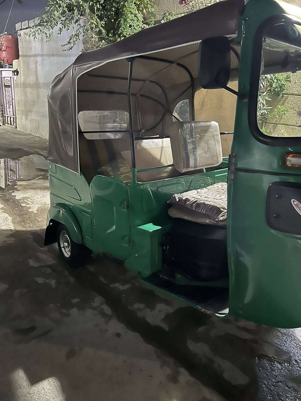 تك تك باجات 2021 مكينه مجفته تجفيت شركه التك التك نضيفه خياسات كلش قليله عنواني البصره القديمه السعر 8 ملاين وبيها مجال الشراي يراسلني على هاذه الرقم***********
