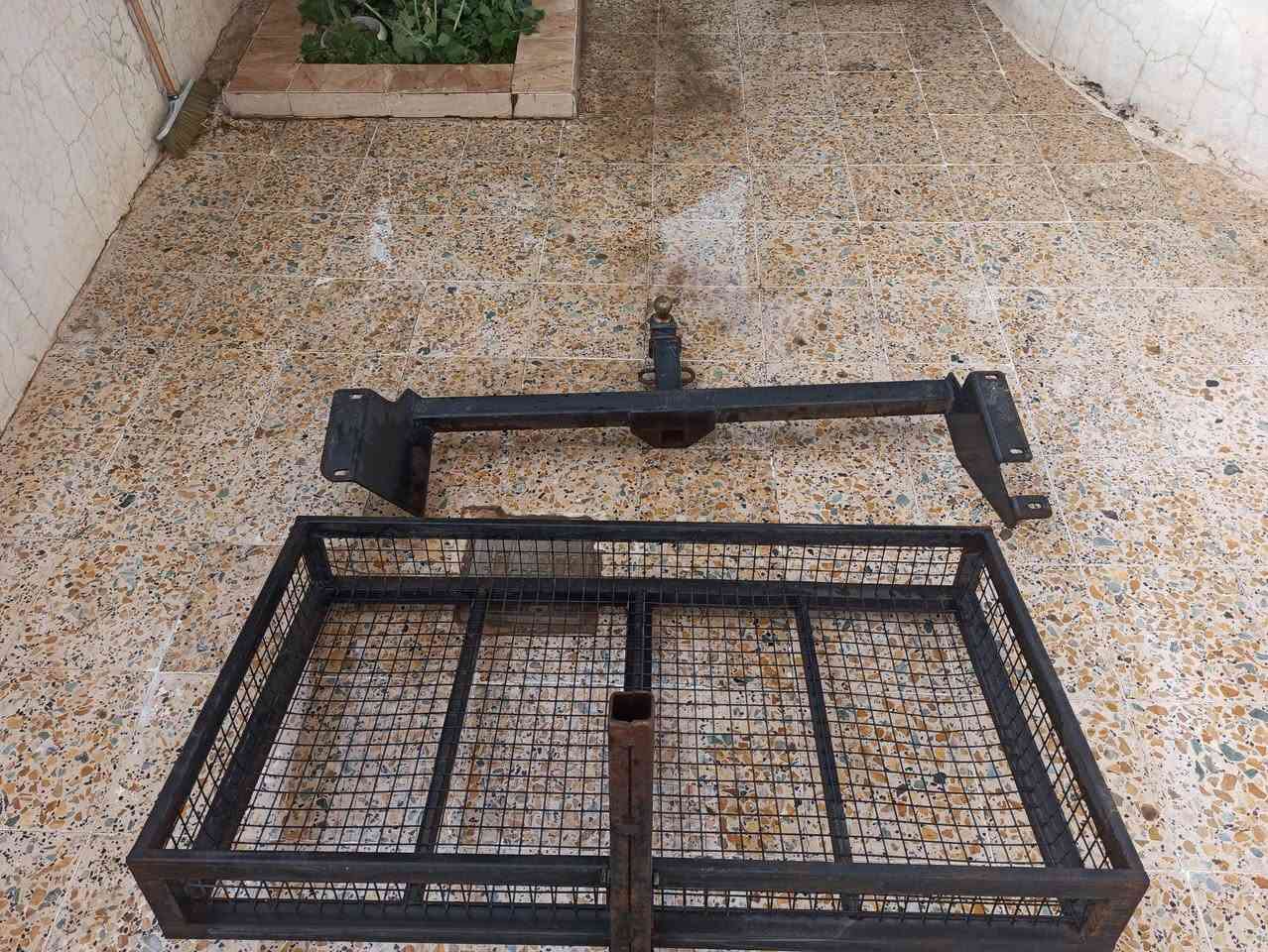 سلام عليكم 
هوك مع سله للبيع يرهم على دوج كرفان و أوباما و دورنكو و تاهو و جيمسي و جميع سيارات الي عنده مكانه بل دعاميه سعره 3 ورقات قفل مابيه اي مجال راسلني أو اتصل على رقم *********** مكاني كركوك داقوق
