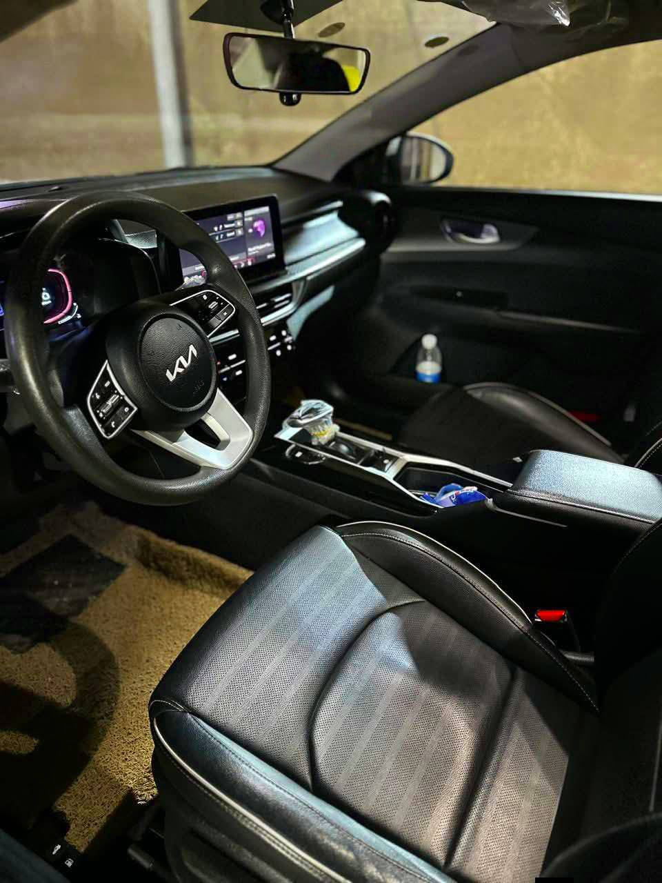 كيا 2024  K3 زيرو 
فول مواصفات كفالة عامة
المشي: 10 كيلو متر
المحرك: 1.5 دبل نوزل
رقم أربيل وكالة عامة 

🔴المواصفات 

✅️فتحة سقف

✅️ كامرة 

✅️تحكم تبريد لمس

✅️ شاشه كبيرة + شاشة اعطال

✅️تحكم ستيرن جهتين 

✅️بصمه باب و بصمه تشغيل

✅️شاحن تايب سي امامي وخلفي وشاحن USB

✅️يدات نيكل 

✅️شاشه بالكير

✅️حساس امامي وخلفي 

✅ شاشة عداد ديجيتال 

✅مري شفط+ اشاير 

✅️صندوك ذكي بصمة 

✅️كشنات جلد أسود 

✅️سايد بريك بصمة

✅️أوتو هولد (auto hold)

✅️درايف مود 4 وضعيات

✅️(sport+eco+smart+comfort)
اضافات بسيطة 
سبويلر + لحية للجمالية 

 للاتصال  

السعر 145$ مع المجال البسيط

 📌 السماوة *********** 
150$ بية مجال السماوا, المثنى
