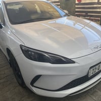 موديل 2025 ماشيه 18500 كيلو بيها ضربه بباب السائق ومصلحه  وطخه بالصندو...