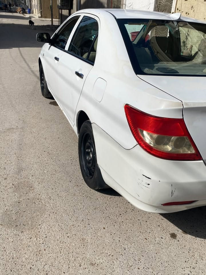 السلام عليكم سيارة BYD F3 2013  رقم انكليزي بغداد ب اسمي كير مكينة مسيوبوشي ياباني سيارة جاهزة نظيفة مال بيت خير منً الله تبريد ثلج شغال سياره تخم تاير جديد وشاشه سيارة متتعوبة استخدام شخصي شوفة عينك بيها فقط بارد وره باب السايق 

للاستفسار /***********
