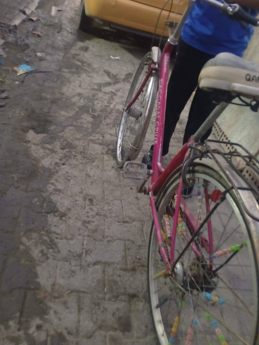 السلام عليكم بايسكل للبيع حجمه 27 ملاحظه تايرات والاجوابه جدد المكان الحريه الاولى سعر 65 والرقم ***********
