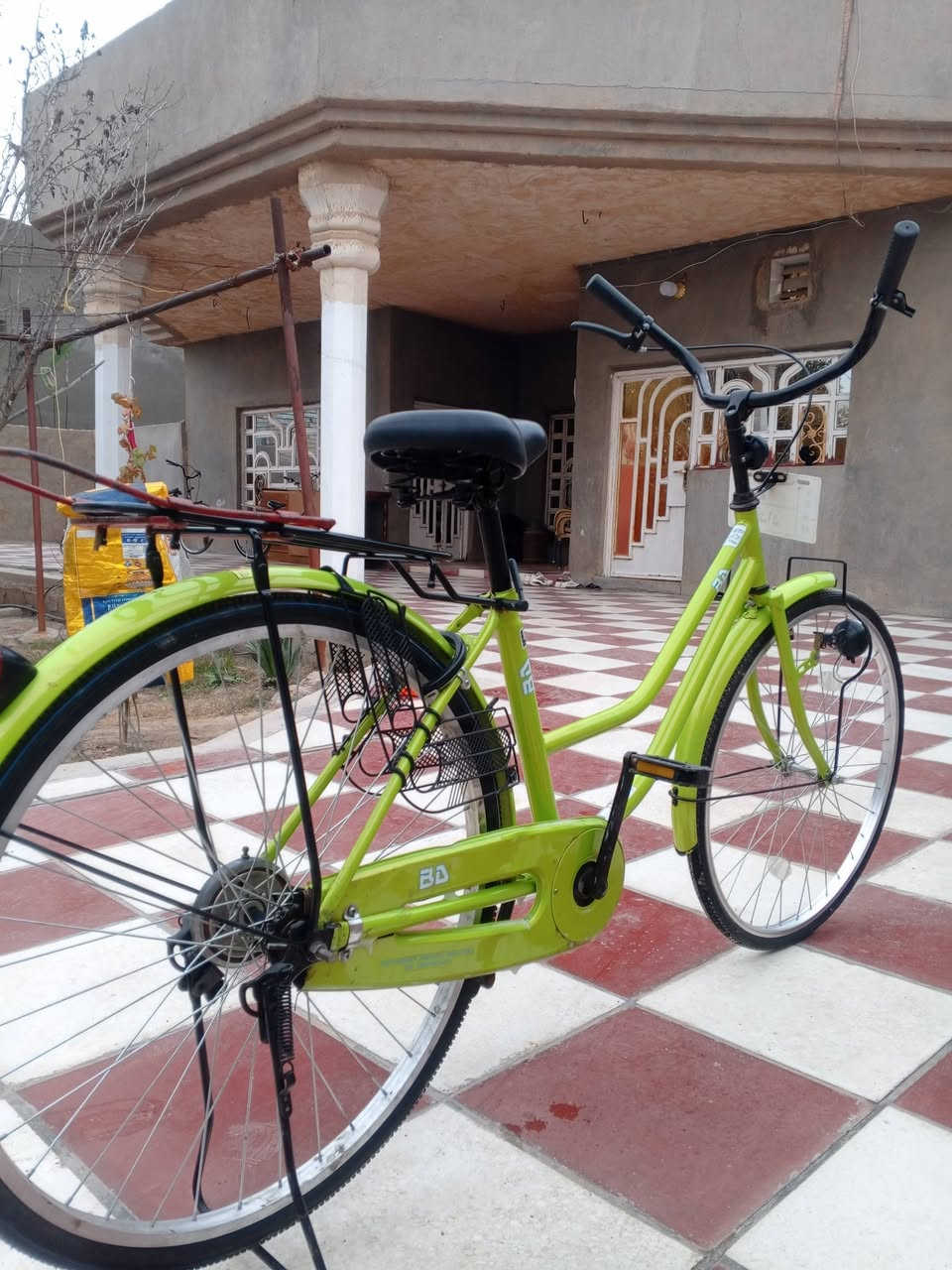 سلام عليكم ورحمه الله وبركاته اخواني باسكل للبيع نضيف موديل 20 حجم 26 الستفسار انتصل ***********
