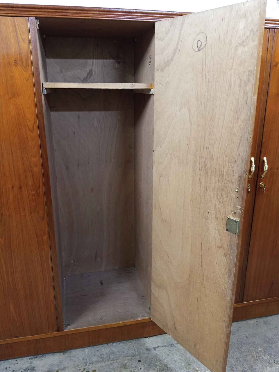 قنصور 5 ابواب نضيف وثقيل وضهرو جمبر السعر 185 للأتصال *********** أو *********** موصل, نينوى
