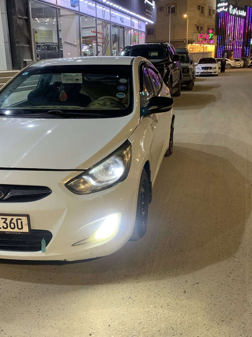 اكسنت موديل 2012 وارد خليجي مكينه دوش 1600 قطرتين المرغوب السعر (75) رقم بصره انكليزي السياره باسمي سنويتها تنتهي بسنه2030 السياره بيها نفخه صارله ٣ايام وكلمن يشخص بكيفه والبدي بي مكانات صبغ السياره مكفوله من الضربه وصبغ عام واصوليات مكاني البصره ابو الخصيب  ***********
