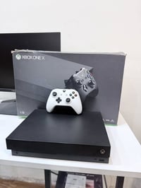 للبيع XBOX One X • الحالة: نظيف جداً، استخدام خفيف  • السعة: 1 تيراباي...