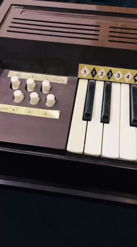 الالات الموسيقيه للبيع ***********
