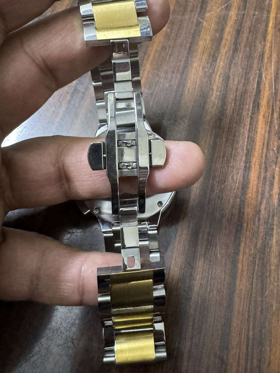 كارتير كوارتز زجاج زفير سناتر شغاله كونغراف ستوب وج


**إذا كنت صاحب هذا الإعلان وتريد حذفه لأي سبب، رجاءا أرسل رسالة إلى الدعم الفني**