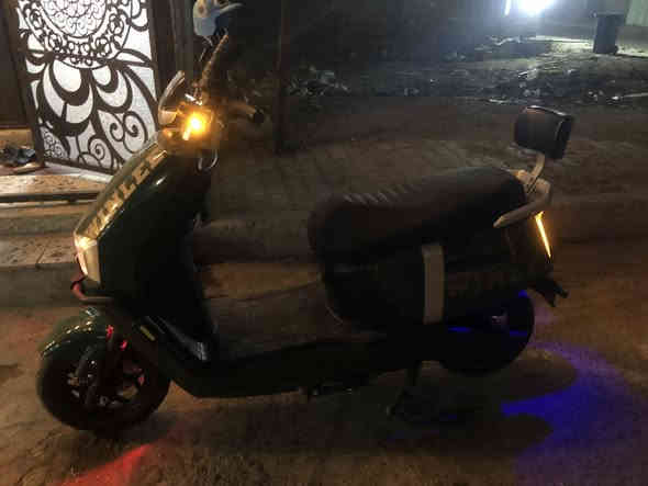 سلام عليكم دراجه هوائيه شحن دراجه WINLEE كلش جديده مابيه اينقص صارله شهر من ماخذه وانضربت بل رصيف مثل ما اموضح بل صوره بل تئشير الابيض دراجه خير من الله 3 سرع بس السرعه 4 لازم تفتحه عل حاسبه دراجه  اشحنه 6 ساعات اتمشيني 12 ساعه الدراجه كلش نضيفه امانت الله ورسوله اني ماخذه 1300 والله انته شتقيم واخذ ولاتكسر والمو شراي لا ايراسل الرقم:*********** واتساب هم بي ورصيد بي الموقع شارع حيفا بغداد
