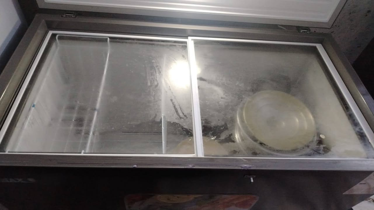 مجمدة اونكس ١٤ قدم جديدة استعمال قليل جدا جبناها ب٥٥٠ الله شاهد بس طلعت كبيرة حيل مستخدمناها الصور تحكم المكان الشعلة بغداد السعر ٤٥٠


**إذا كنت صاحب هذا الإعلان وتريد حذفه لأي سبب، رجاءا أرسل رسالة إلى الدعم الفني**
