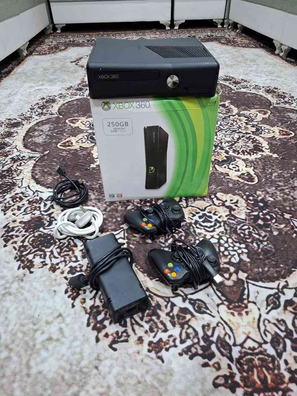 اكس بوكس سلم 360 
مكفول كله شغال شرط الفحص بي 100 لعبه 
ويا 2 جوستك يدات كارتونه  شرط الفحص تجي وتفحص السعر 125 وبي مجال قليل 
مكاني ناصريه مركز رقمي ***********
